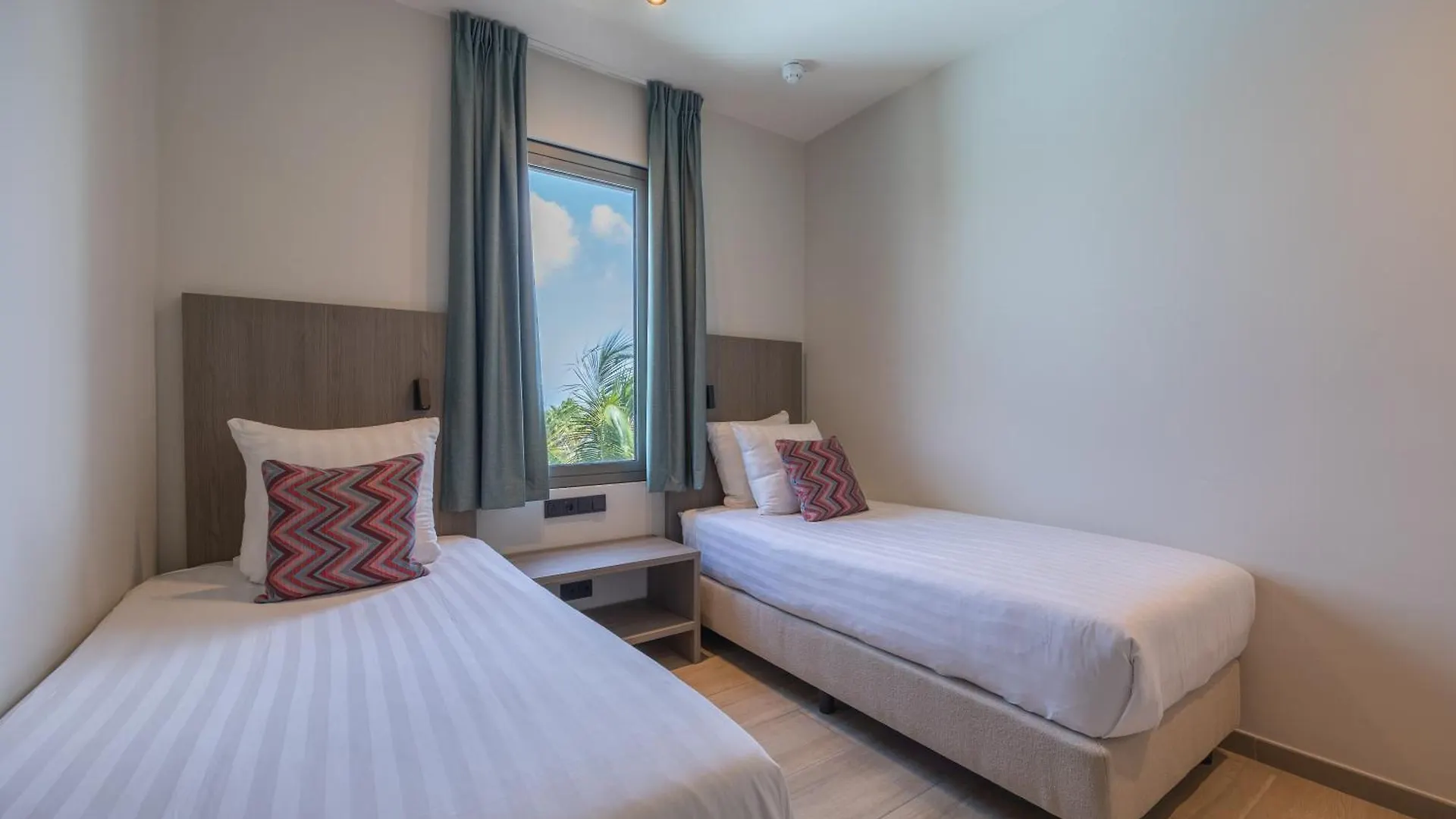 Dolphin Suites & Wellness Curacao Willemstad Hotel