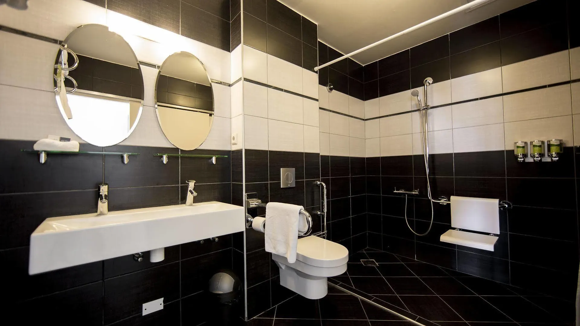 *** Hotel Dolphin Suites & Wellness Curacao Willemstad Curacao