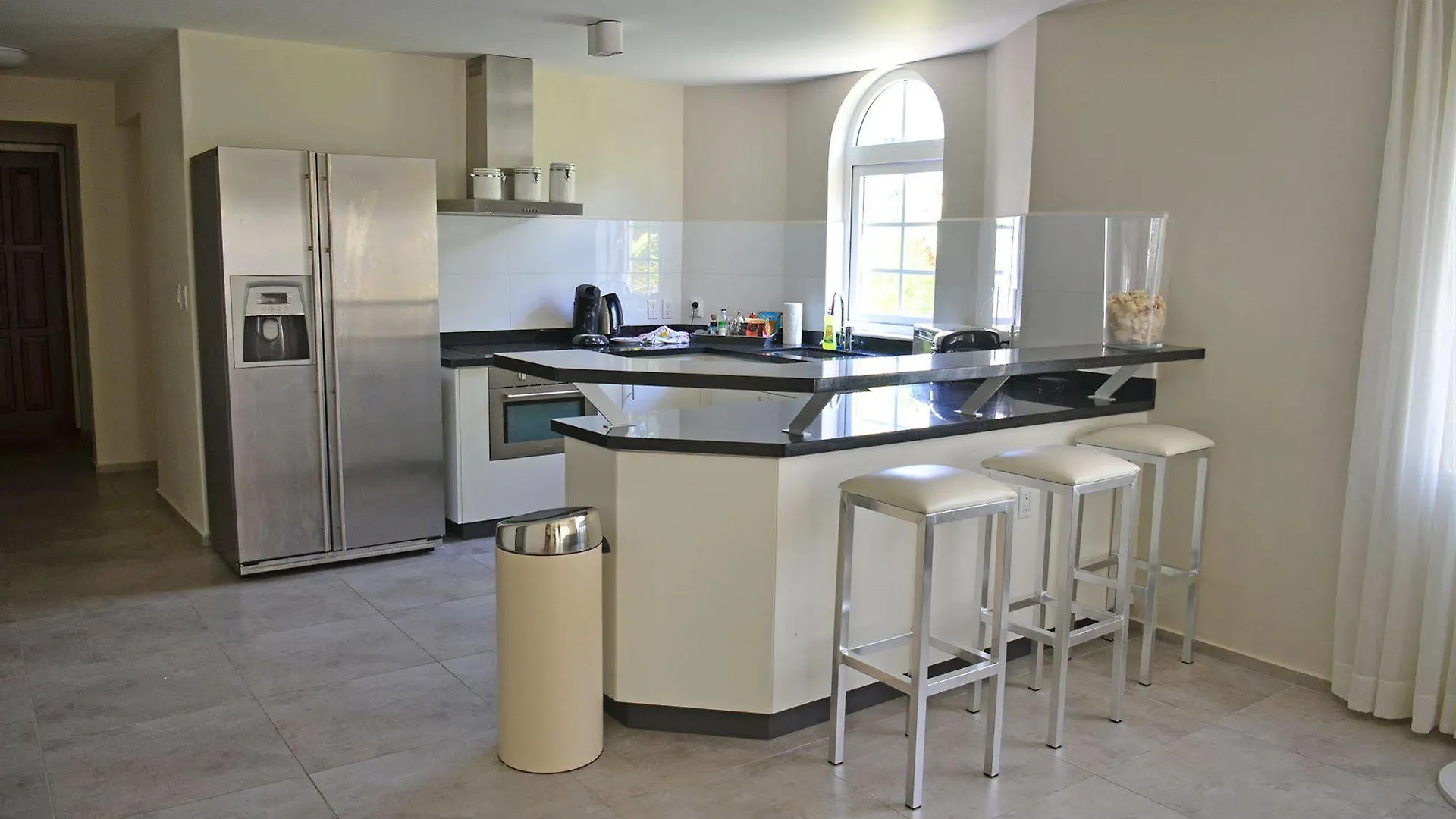 Dolphin Suites & Wellness Curacao Willemstad Hotel